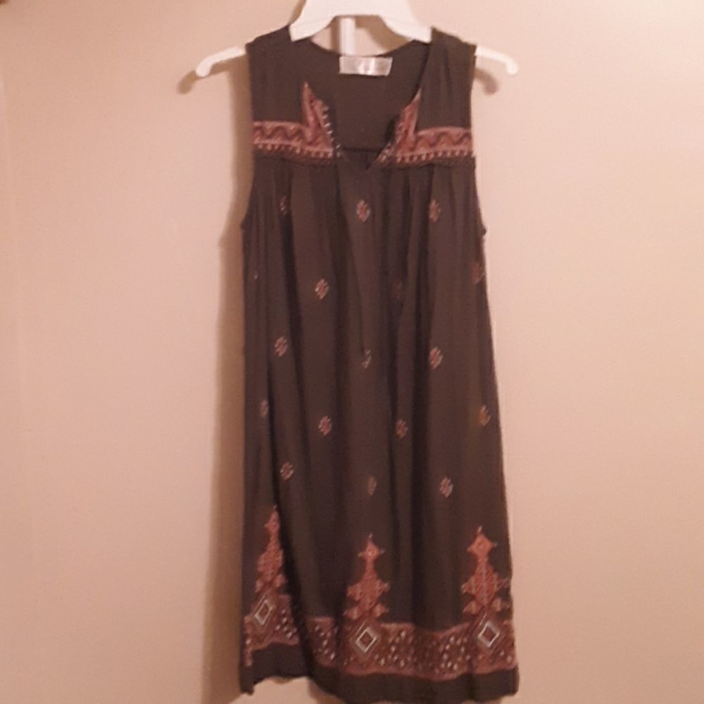 💫💫💫TIME & TRU 100% RAYON OLIVE GREEN BOHO MINI SHIFT DRESS S(4-6) - Picture 1 of 7